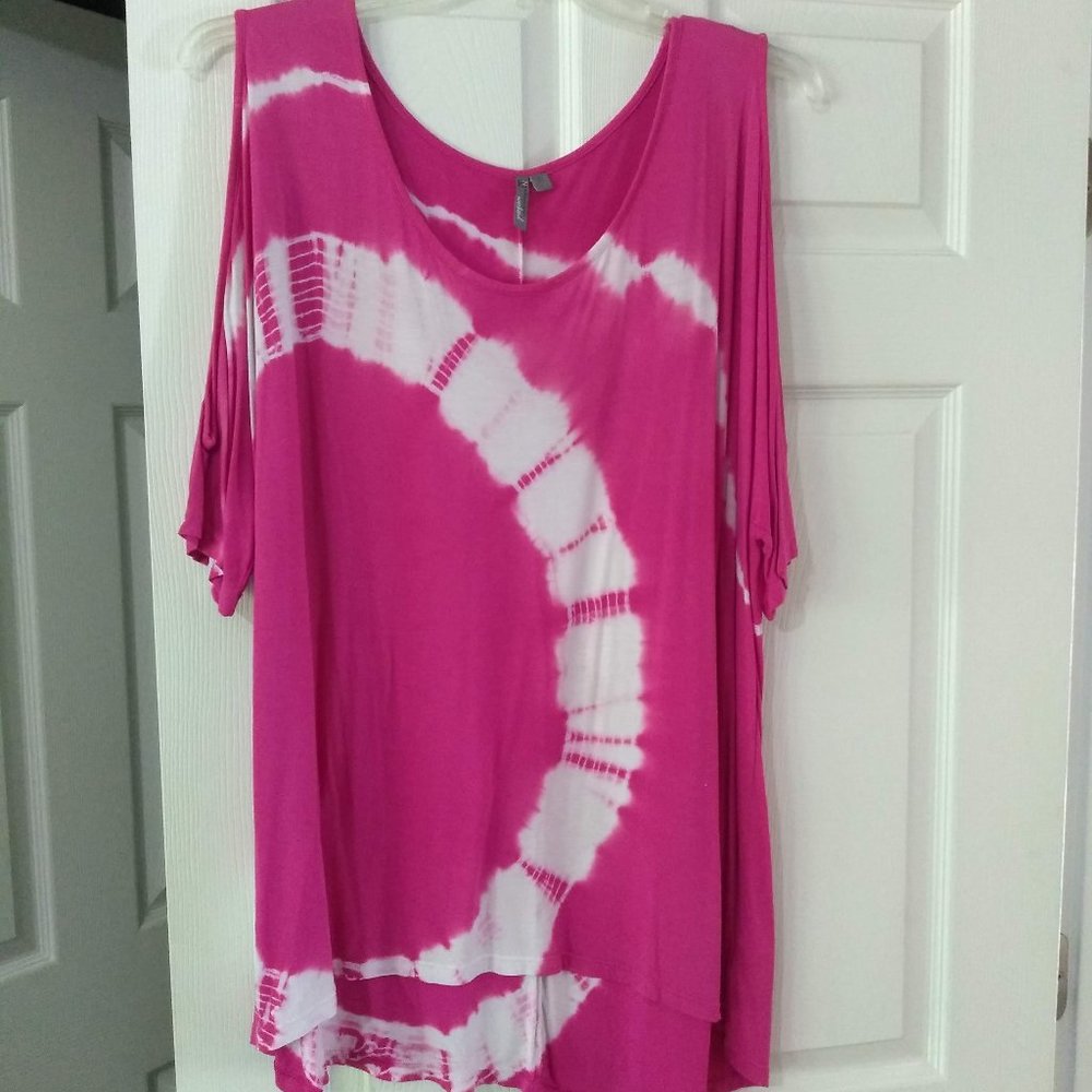 2X New Directions Weekend Cold-Shoulder Top